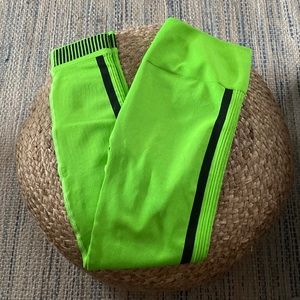 Fabletics Ultra High Waisted Seamless Colorblock Leggings